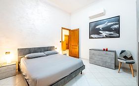 Camera 'Dolphin' - Eleganza E Tranquillita